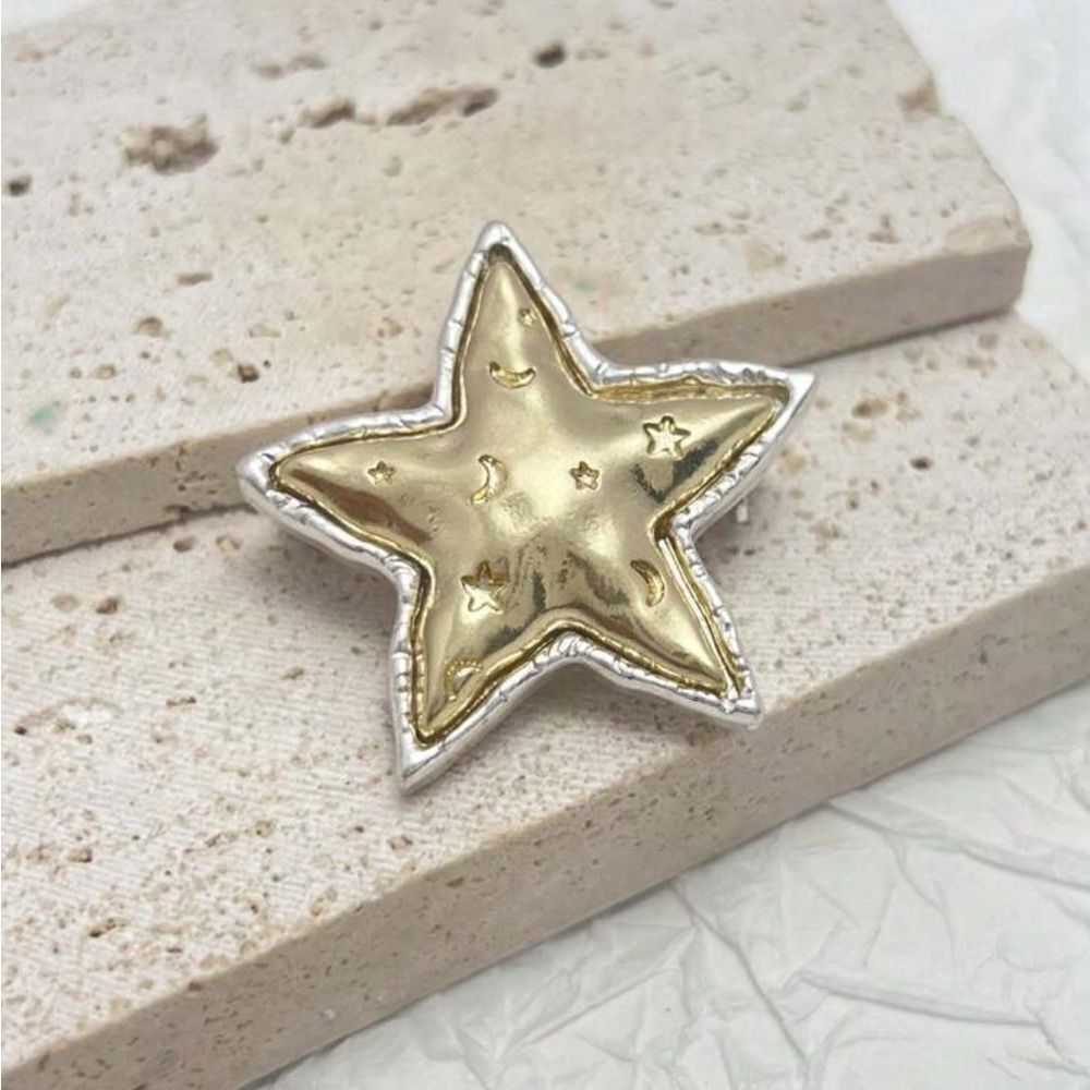 Silver Star Brooch M1432